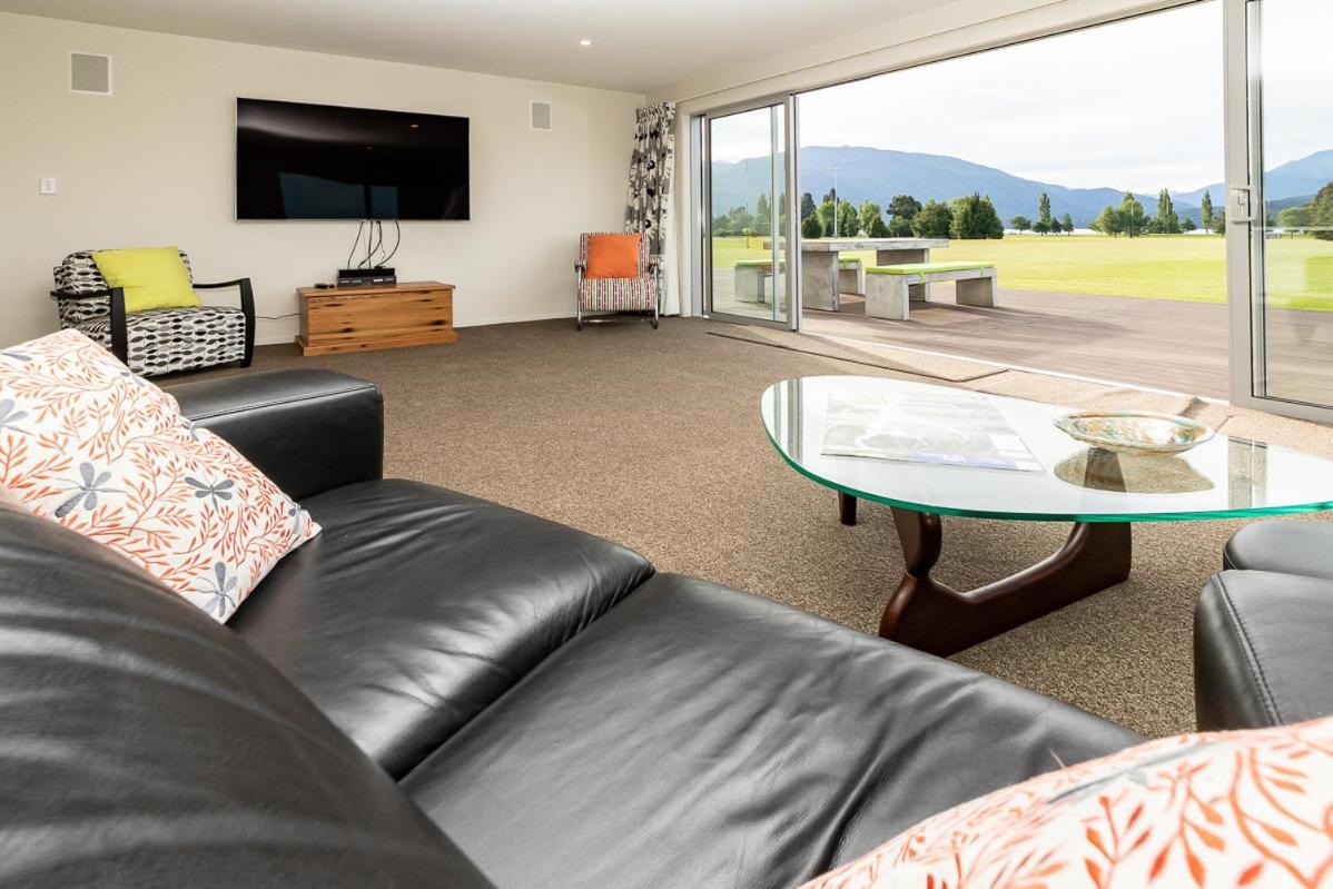 Poppa Pete'S - Te Anau Holiday Home المظهر الخارجي الصورة