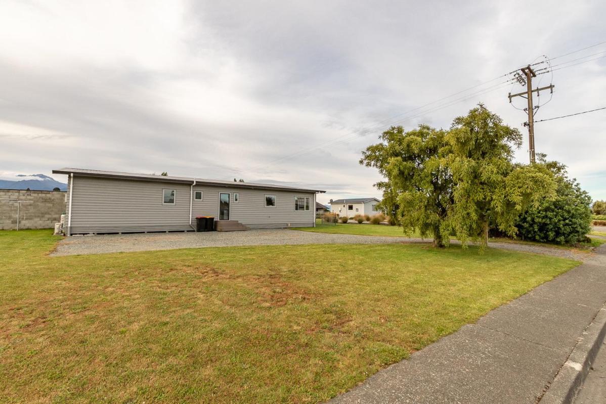 Poppa Pete'S - Te Anau Holiday Home المظهر الخارجي الصورة